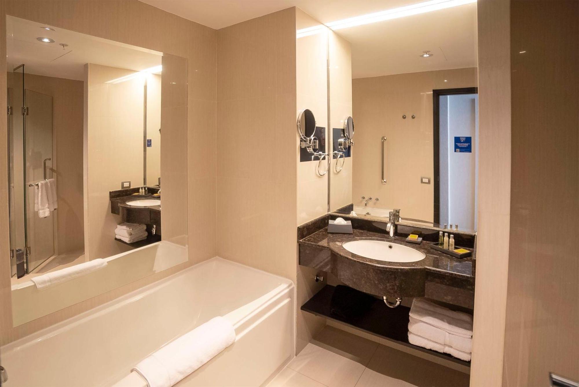 Doubletree By Hilton Trujillo Ξενοδοχείο Encalada Εξωτερικό φωτογραφία